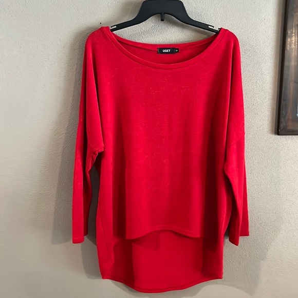 UGET red sweater - Picture 1 of 6